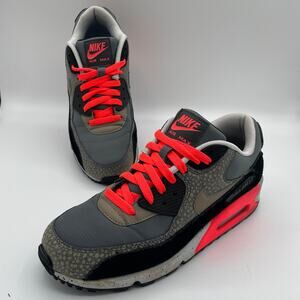 NIKE Air Max, Athletic Shoes, Size 8, Black & Pink